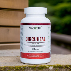 Circuheal de AdaptoHeal, frasco blanco con 90 cápsulas, etiqueta roja y logo AdaptoHeal sobre fondo neutro.